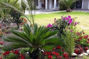 فندق Bamboo Village Place