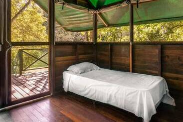 هتل Chaltunha Hostel Flores Island