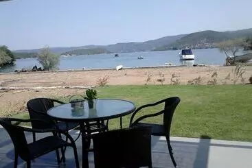 Aparthotel Thea Houses