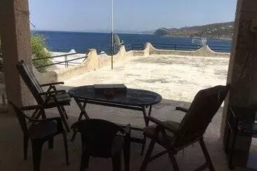 Hotelli Daskalio Resort Adamis