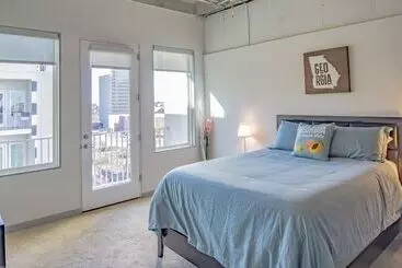 هتل Heaven On Midtown Fully Furnished Apts