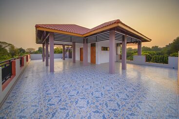 هتل Thit Sar Shin Guest House