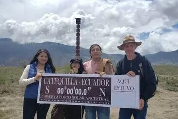 ユースホステル Hostal Davinci Mitad Del Mundo