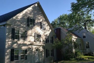 פנסיון Hawks House Inn