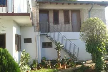 Aamiaismajoitus (B&B) Nueva Alborada Lodging House