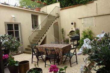 Hotel Le Logis Bed And Breakfast
