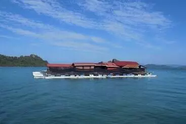 ペンション Terapung Hotel & Fish Garden