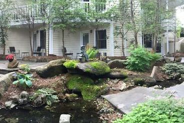 ベッドアンドブレックファースト Highlands Inn