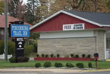 Pinconning Trail Inn Motel