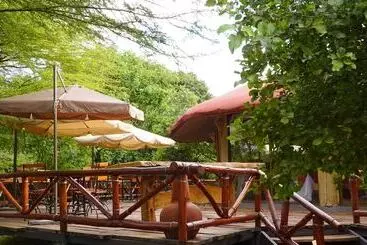 هتل Prideinn Mara Camp & Cottages