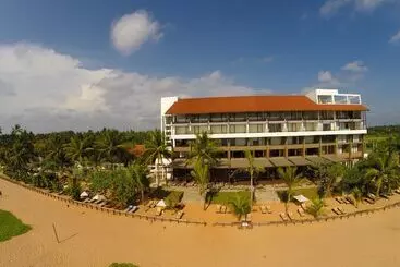 Pandanus Beach Resort & Spa