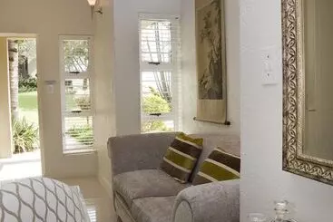 פנסיון Loerie's Call Guesthouse