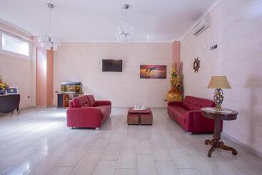 בית מלון כפרי Happy