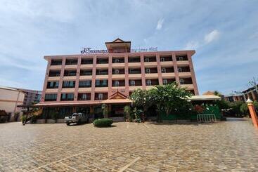 호텔 Rayong Lanna