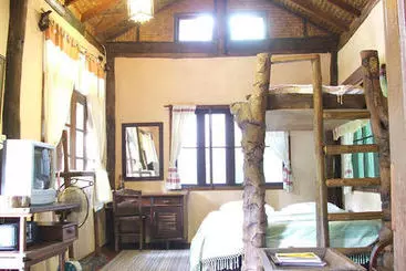 Hotel Tharnthong Lodges