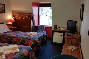 מוטל Admiral Stirling Inn