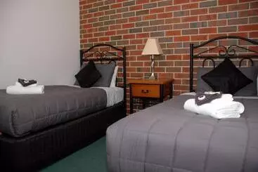 汽车旅馆 Poachers Paradise