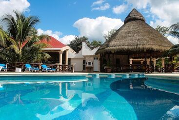 Real Mayab Hotel & Bungalows