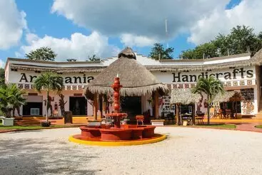 Real Mayab Hotel & Bungalows