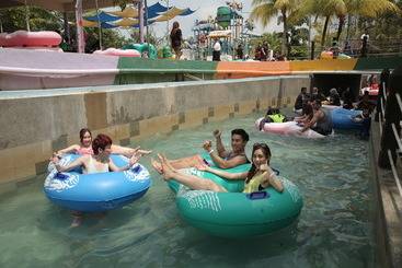 בית מלון כפרי Arabian Bay Resort   Bukit Gambang Resort City