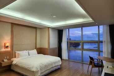 Benikea Hotel Yeosu
