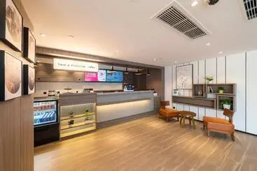 Hanting Hotel Shanghai Lingang Dishui Lake