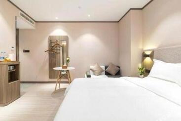 Hanting Hotel Shanghai Lingang Dishui Lake