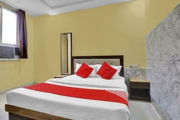 Hotel Capital O Royal In