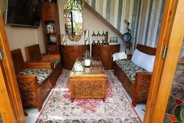 Пансион La Vie En Rose Residence