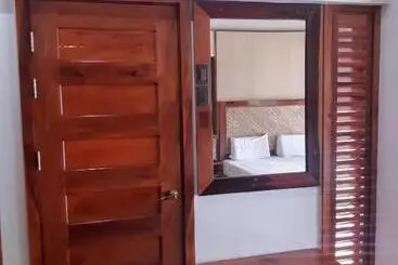 استراحتگاه Lagkaw Siargao Villas