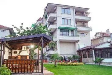 ペンション Chrystal Guest House