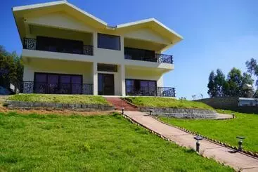Hotel Acorn House