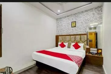 Hotel Sarovar Inn