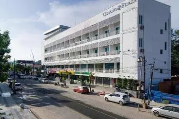 Hotel Cenang Plaza Beach