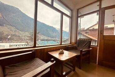 מלון דירות Alpine   A Boutique Hotel , Manali