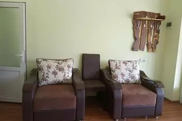 تختخواب و صبحانه Luiza Guest House