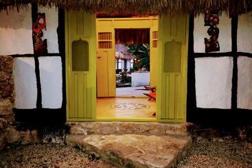 Hotel Aldea Maya Toktli Orígenes: Alberca + Wifi Starlink + Tour Sustentabilidad