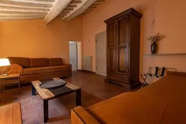 Majatalo La Foresteria Castell In Villa