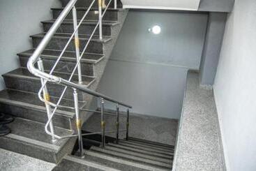 تختخواب و صبحانه Sarah Apartments