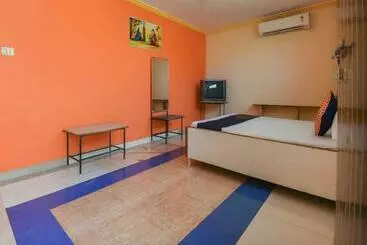 ホテル Oyo Flagship 81136 Renuka Lodging And Boarding