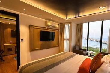 Hotell Beehive Premier