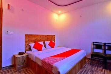 ホテル Oyo Flagship 81115 Nalwa Inn