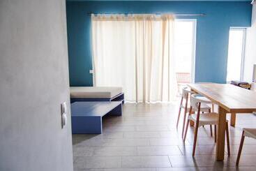 تختخواب و صبحانه Thalassea