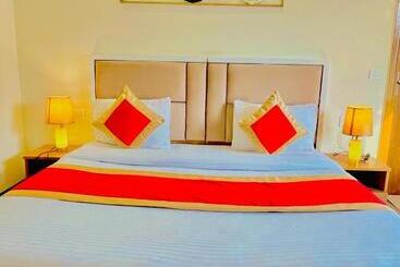 Hotel Amahi Inn Sector 48