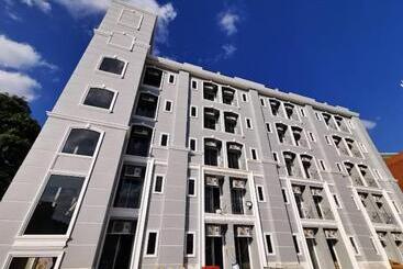 Aparthotel The Northern Mfu