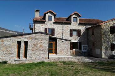 Cămin Auberge De Jeunesse Hi Millau La Maladrerie