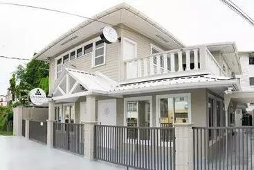 Herberge Lace Bed & Breakfast