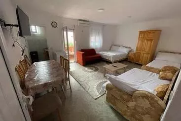 پانسیون Apartments Zeneva