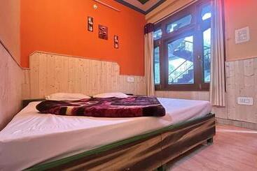 پانسیون Parvati Peaking