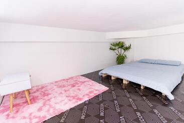 تختخواب و صبحانه Shiri House